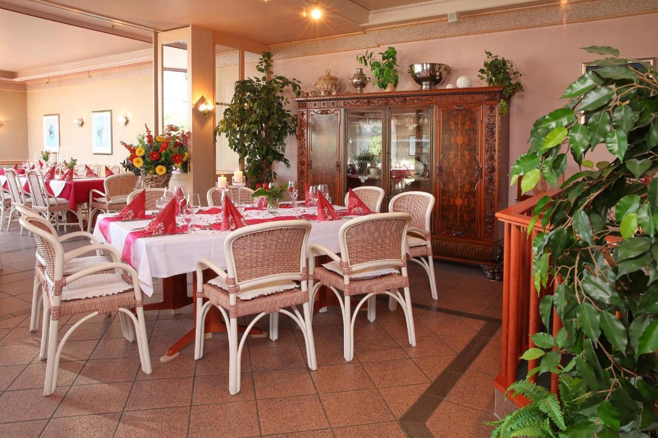 Hotel Schinderhannes ヴァイスキルヒェン エクステリア 写真