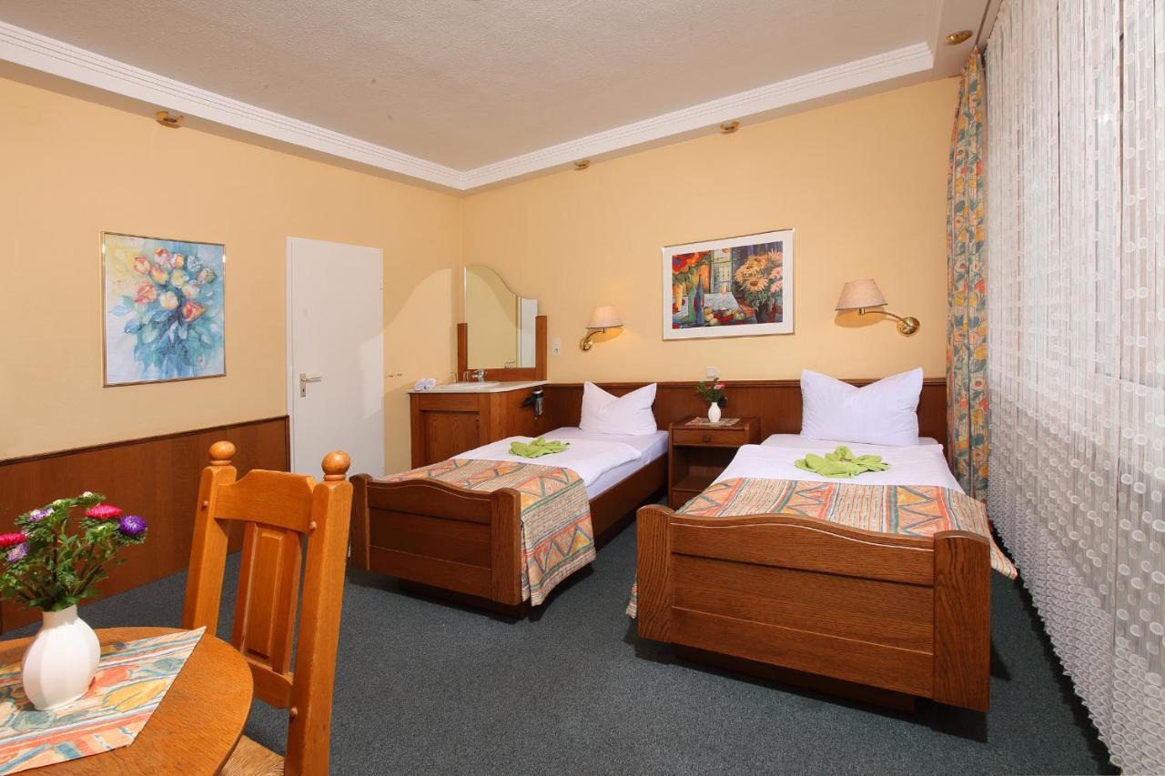 Hotel Schinderhannes ヴァイスキルヒェン エクステリア 写真