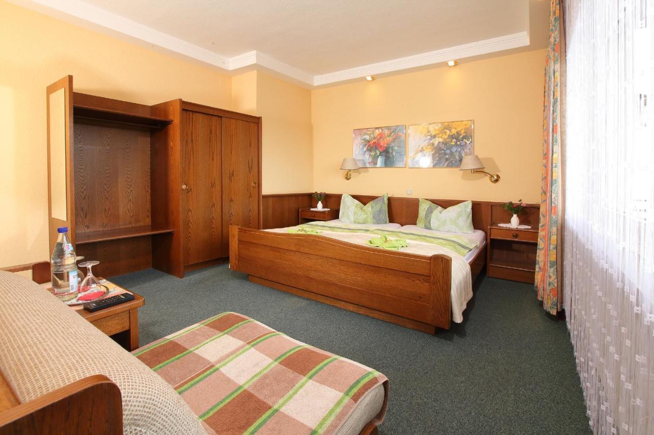 Hotel Schinderhannes ヴァイスキルヒェン エクステリア 写真