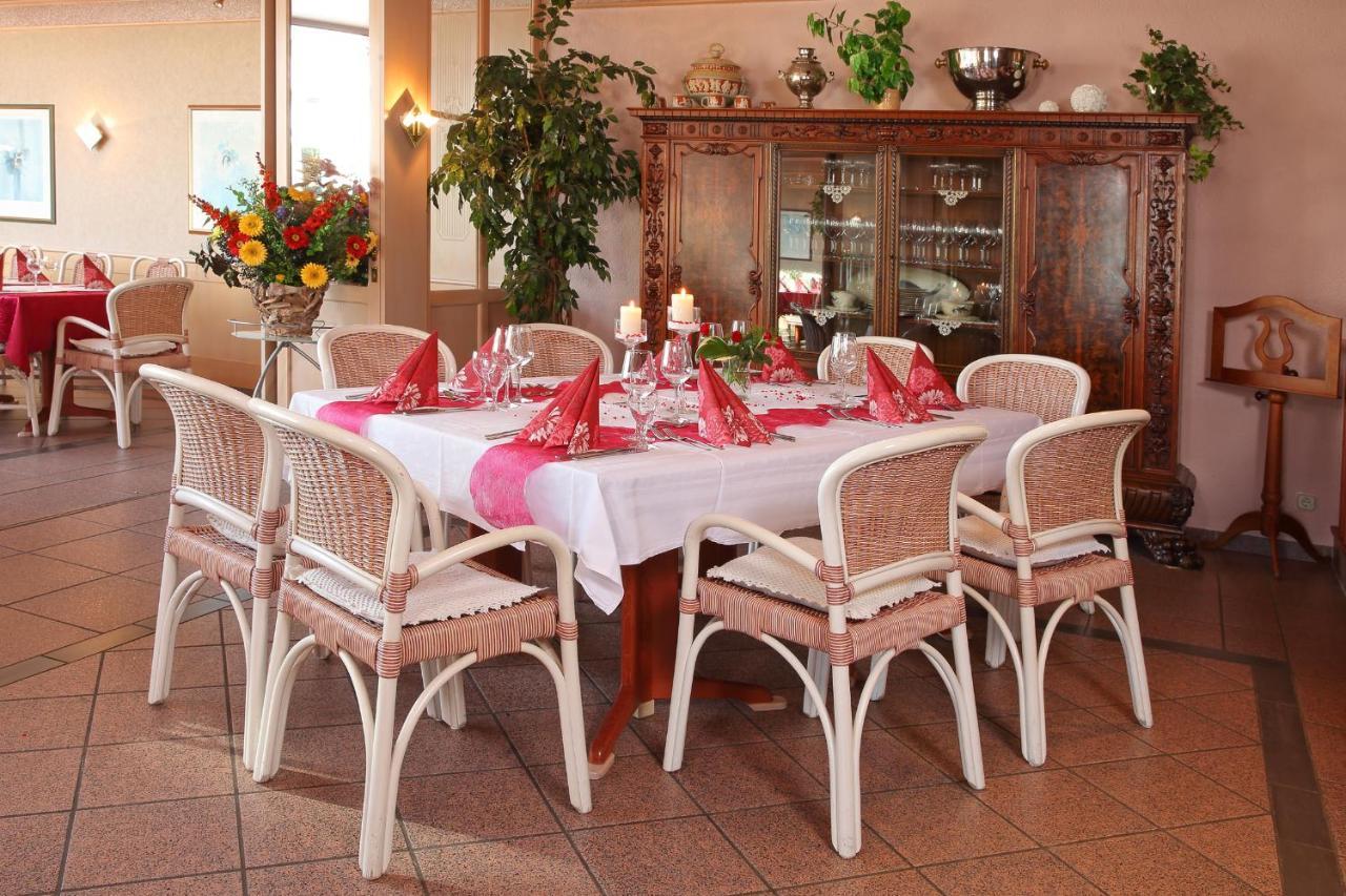 Hotel Schinderhannes ヴァイスキルヒェン エクステリア 写真